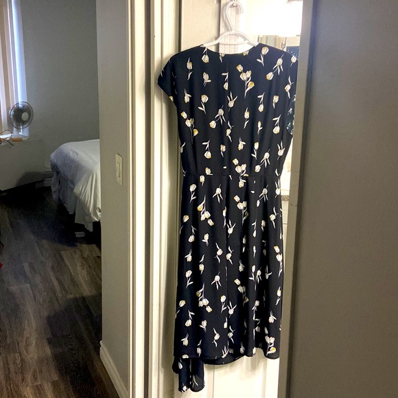 BRAND NEW, never worn, beautiful Banana Republic Wrap Dress - Picture 5 of 6